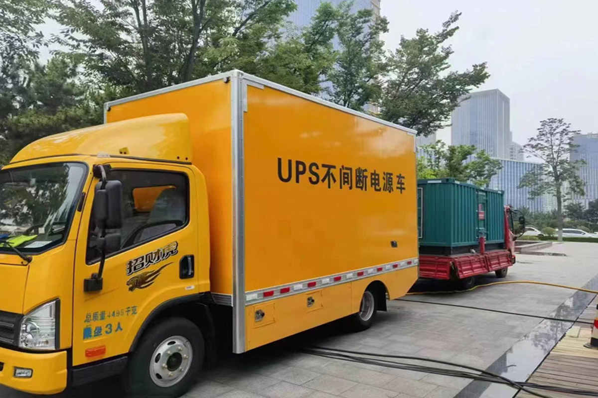 玉龙发电机租赁施工现场