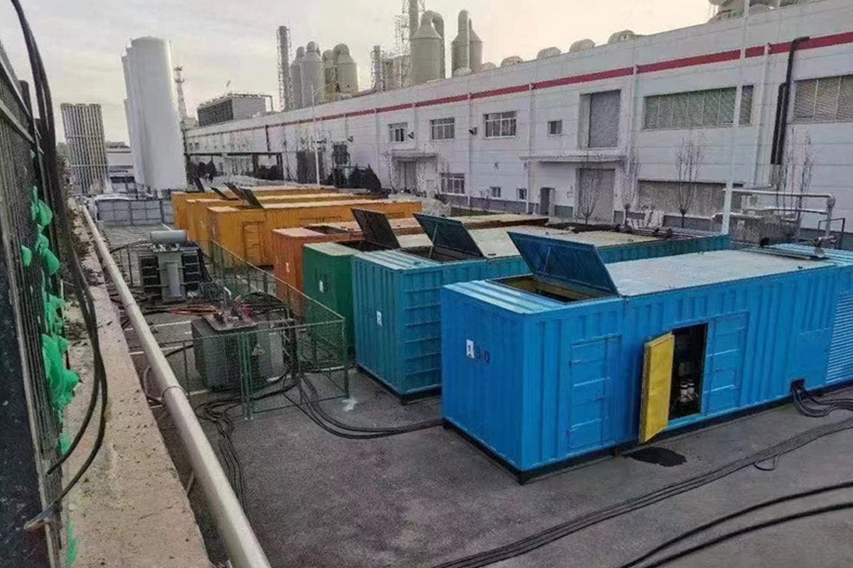 玉龙发电机租赁施工现场